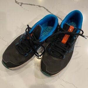 🎄$3 bundled Preloved New Balance Training Sneakers Athletic Shoes, 8, 39